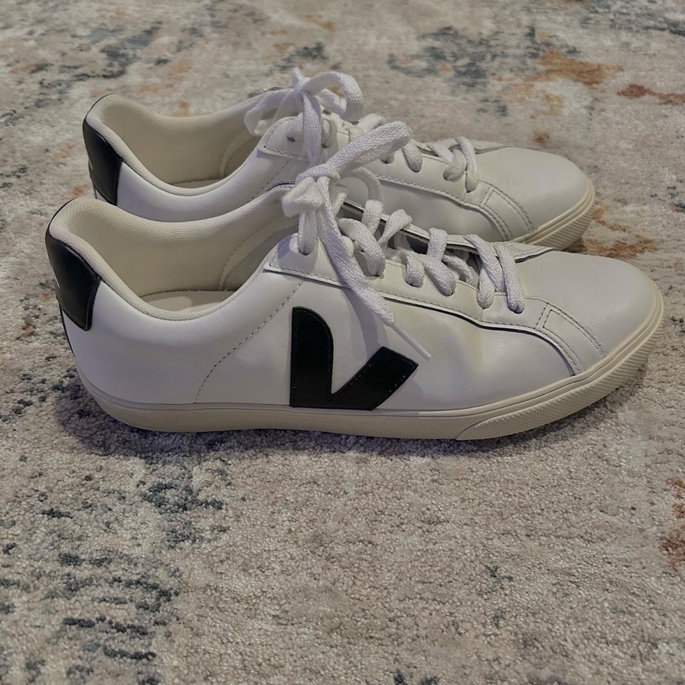 Veja Womens 9 Esplar Leather Sneakers